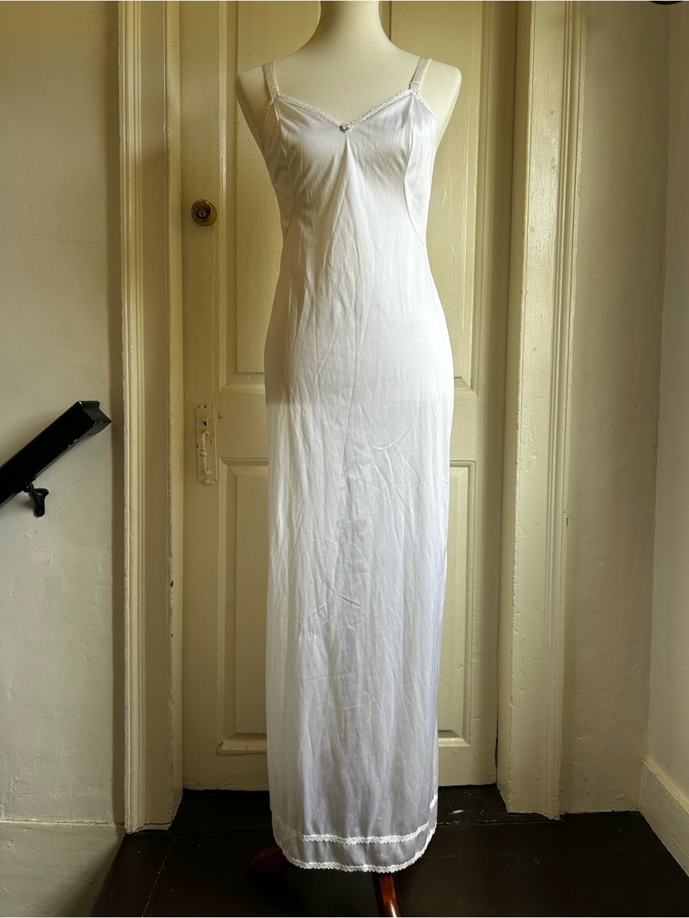 Vintage Olga White Lace Trim Full Length Slip Dress Size 34